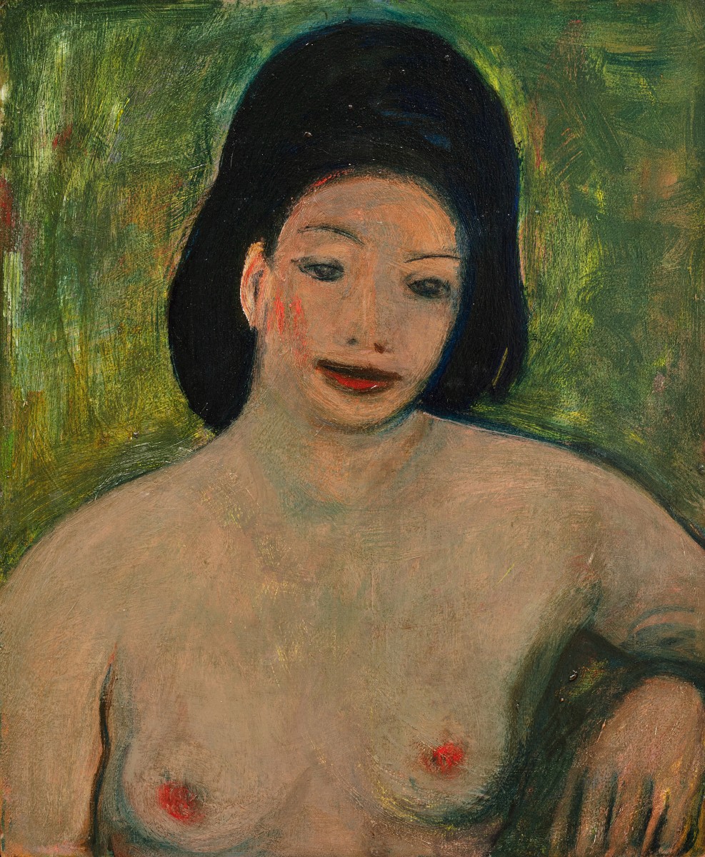 Buste de femme sur fond vert